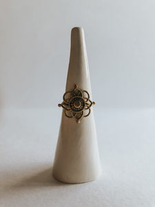 Store and display your favourite rings with this simple white ring cone. It's such a beautiful addition to your space. Made with air dry clay and sealed with high gloss coating to make it water resistant.