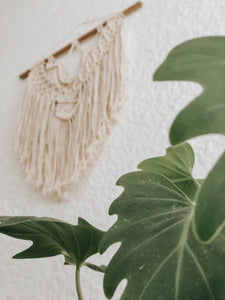 A beautiful bohemian addition to an entrance hallway, a bedroom or office space. Place this wall hanging in between a bunch of house plants next to a bright window and you have yourself a fresh, feel good and nature loving space.